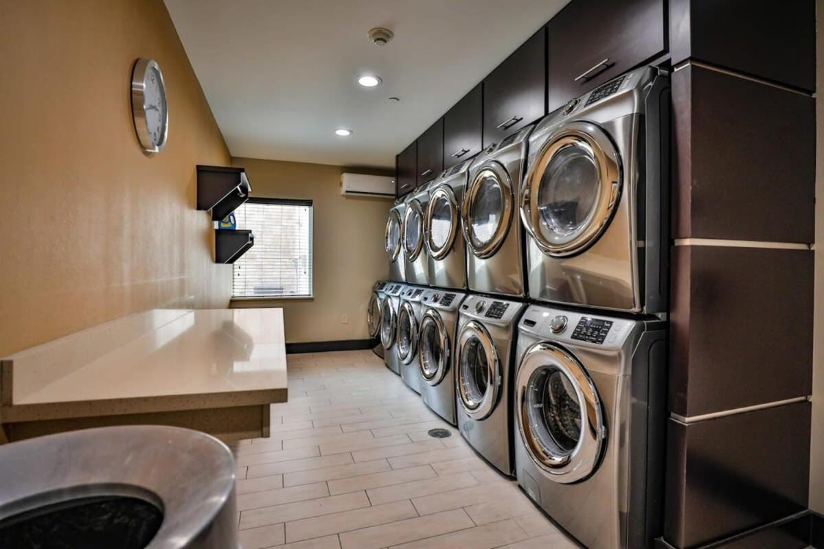 Apartmán Free Parking Free Wifi With Kitchen Washer Dryer Relux Studio Group 2 Houston Exteriér fotografie